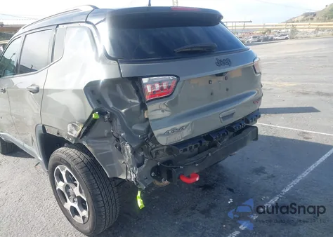 2022 Jeep Compass Trailhawk 4X4 z USA, uszkodzony, nr VIN 3C4NJDDB9NT165464